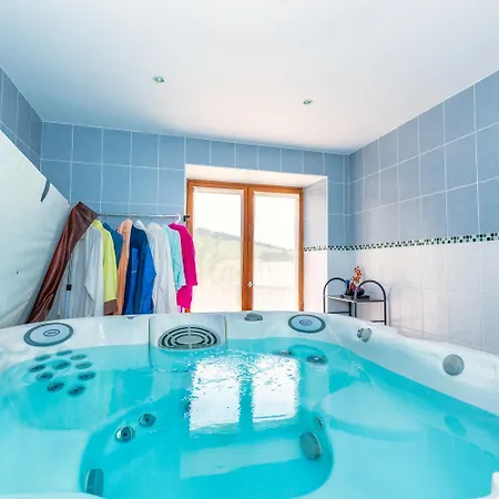 La Maison De Marie 6 Personnes La Canourgue